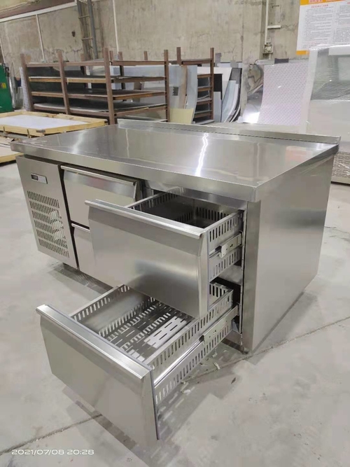 último caso de la compañía sobre ¡Modificado para requisitos particulares! Refrigerador los 5ft de Undercounter de 4 cajones para el cliente ucraniano