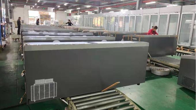 Guangzhou Yixue Commercial Refrigeration Equipment Co., Ltd. línea de producción de fábrica 4