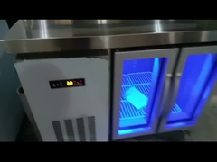 mesa de mesa de ensalada/pizza con cubierta