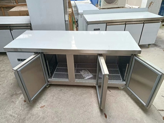 3 puertas bajo el mostrador de refrigeración de acero inoxidable equipo de cocina de mesa de trabajo