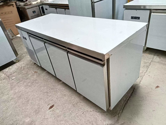 3 puertas bajo el mostrador de refrigeración de acero inoxidable equipo de cocina de mesa de trabajo
