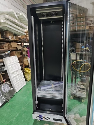 Refrigerador comercial vertical con pantalla de bebidas Refrigerador con puerta de vidrio