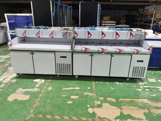 1.8M Mesa de trabajo de ensalada 3 puertas Bajo el mostrador Mesa de preparación de pizza refrigerada con pantalla superior
