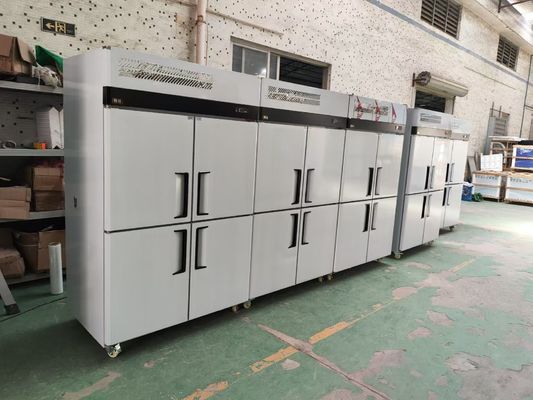 Congelador vertical comercial de 4 puertas de acero inoxidable Congelador de panadería con bandejas